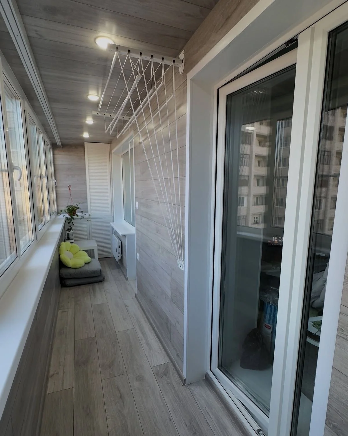 Внутренняя отделка лоджии или балкона — пример из портфолио NewVision: утепление, пол, стены и потолок, Минск