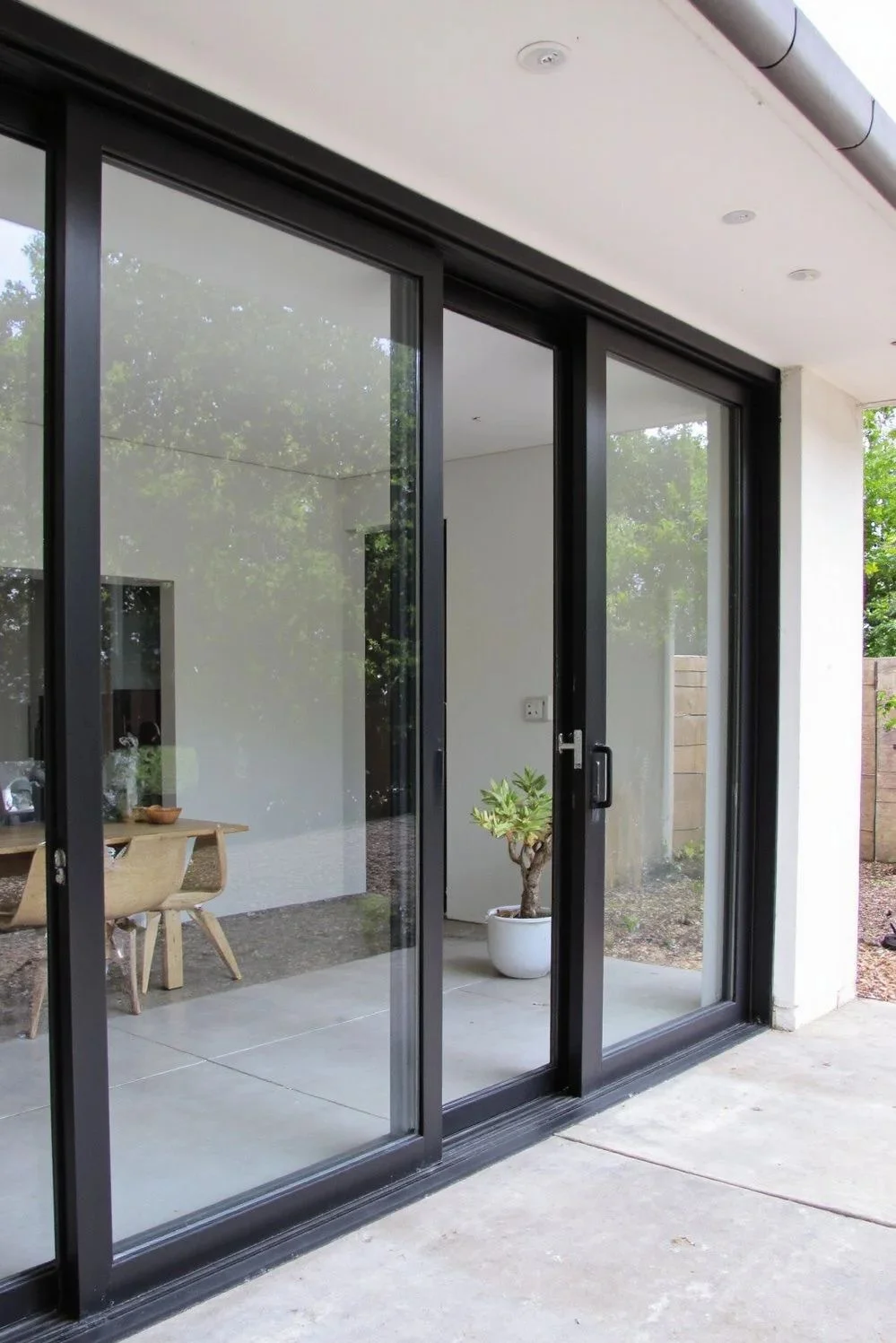 Объединение помещения с улицей через портал — фото объекта, порталы и остекление NewVision, Минск